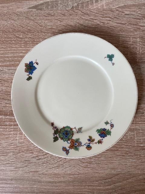 1 Ontbijtbord met bloemdecor, Gebruikt, Ophalen of Verzenden, Bord(en), Overige stijlen
