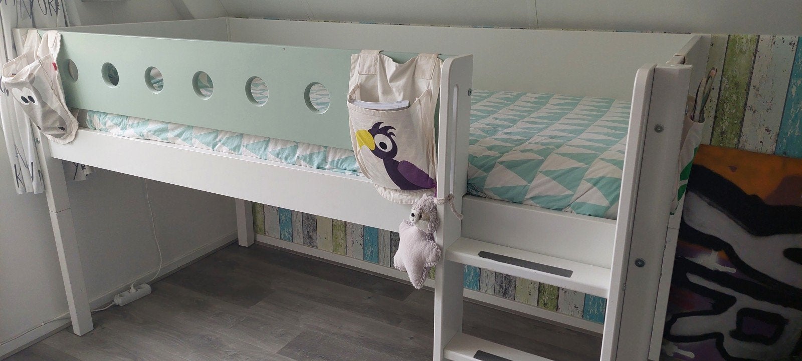 Flexa White Halfhoogslaper met valbeschermer, Ophalen, 85 tot 100 cm, Gebruikt, Lattenbodem