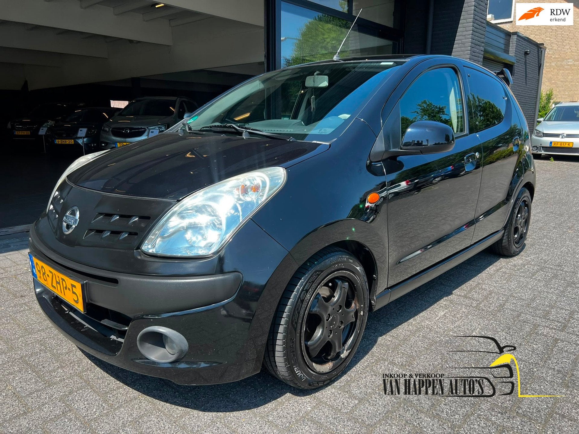 Nissan Pixo