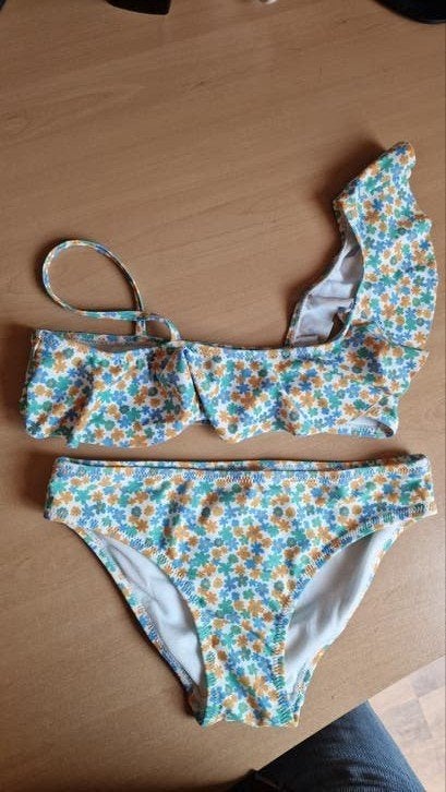 Leuke bloemenbikini voor meisjes, maat 146/152 Hema., Ophalen of Verzenden, Zo goed als nieuw, Hema, Meisje