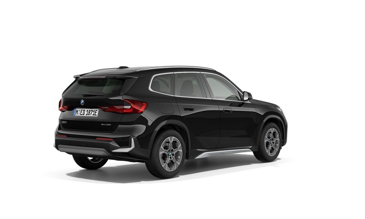 BMW iX1 eDrive20 Pure Edition (bj 2026, automaat), Zwart, Zwart, Leder, Nieuw
