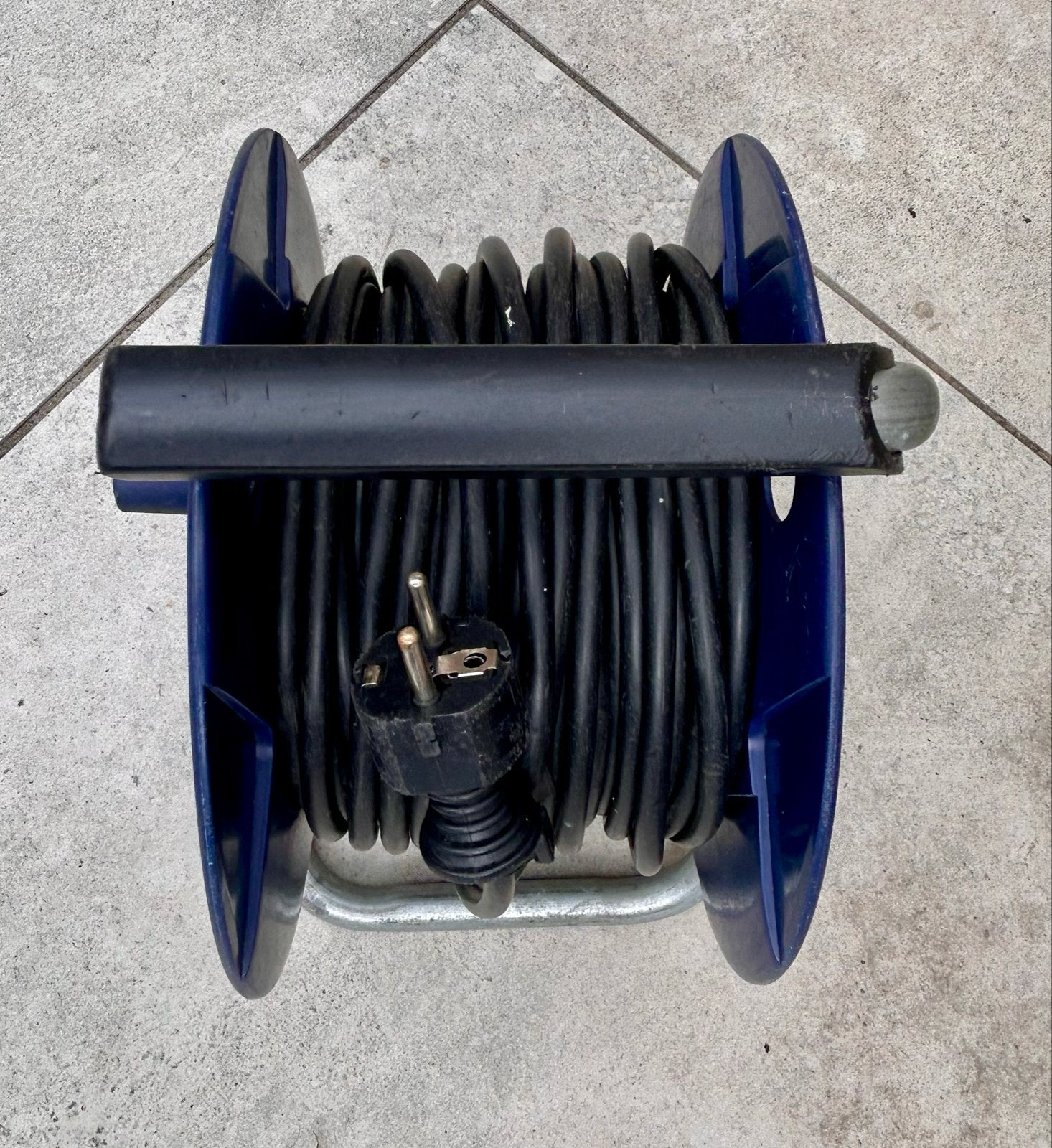 Verlengsnoerhaspel 25 meter met 4 stopcontacten, Ophalen of Verzenden, Gebruikt, Kabel of Snoer