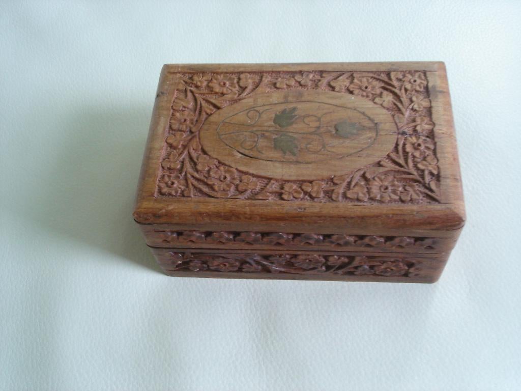 Houten kistje (houtsnijwerk), Antiek en Kunst, Ophalen of Verzenden