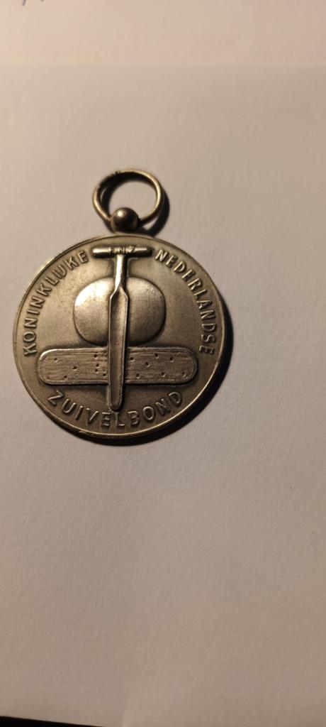 Medaille kaaskeuring Giekerk Nederlandse Zuivelbond 1974, Postzegels en Munten, Ophalen of Verzenden, Zilver, Nederland