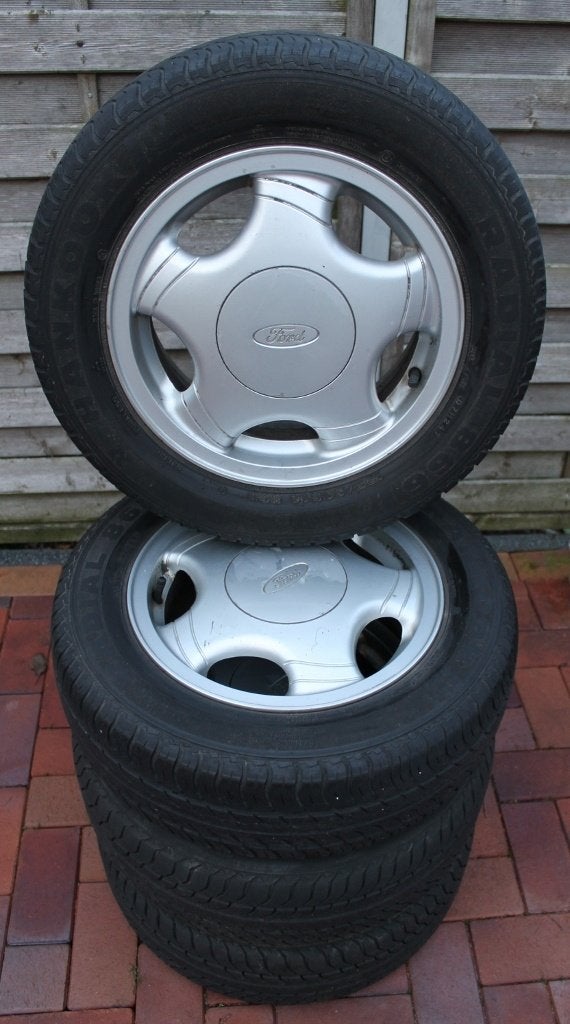 4 Zomerbanden 5,5mm op 4x108 14" Alu velgen Ford Ka Mazda 2, Ophalen, 14 inch, Gebruikt, Band(en)