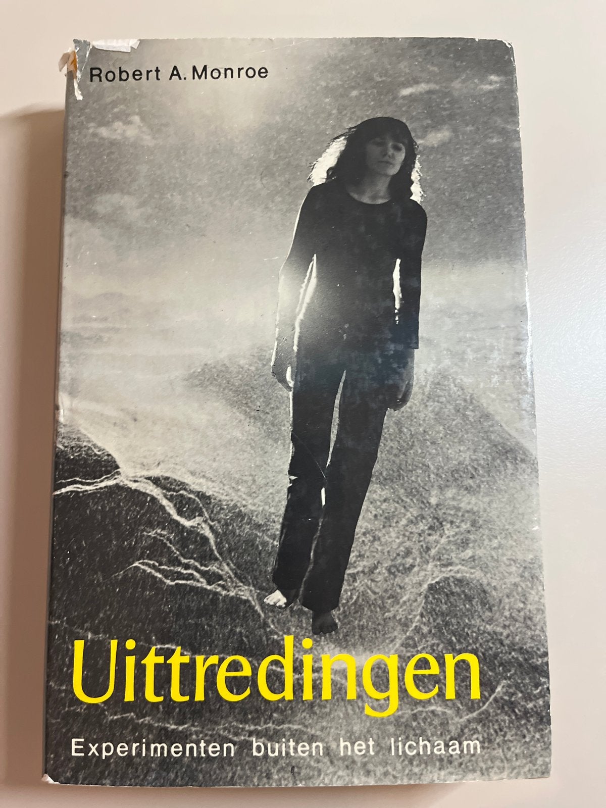 Uittredingen - Experimenten buiten het lichaam, Ophalen of Verzenden, Gelezen, Nederland
