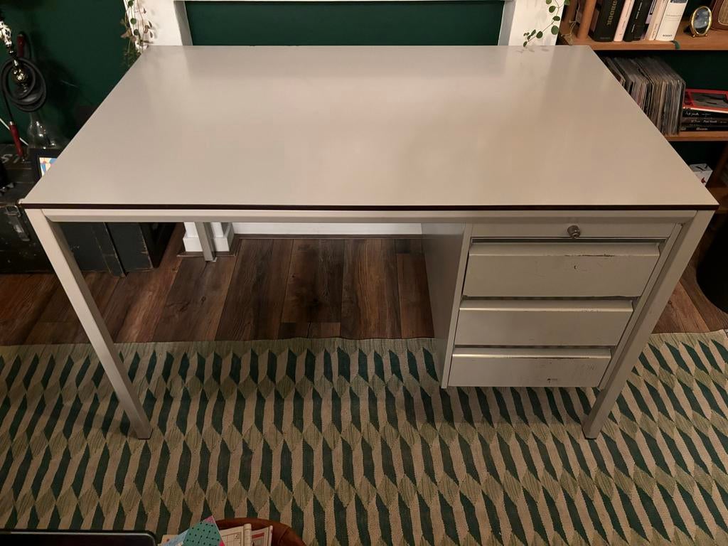 Ahrend de cirkel “Facet” bureau - ontwerp van Friso Kramer, Ophalen, Gebruikt
