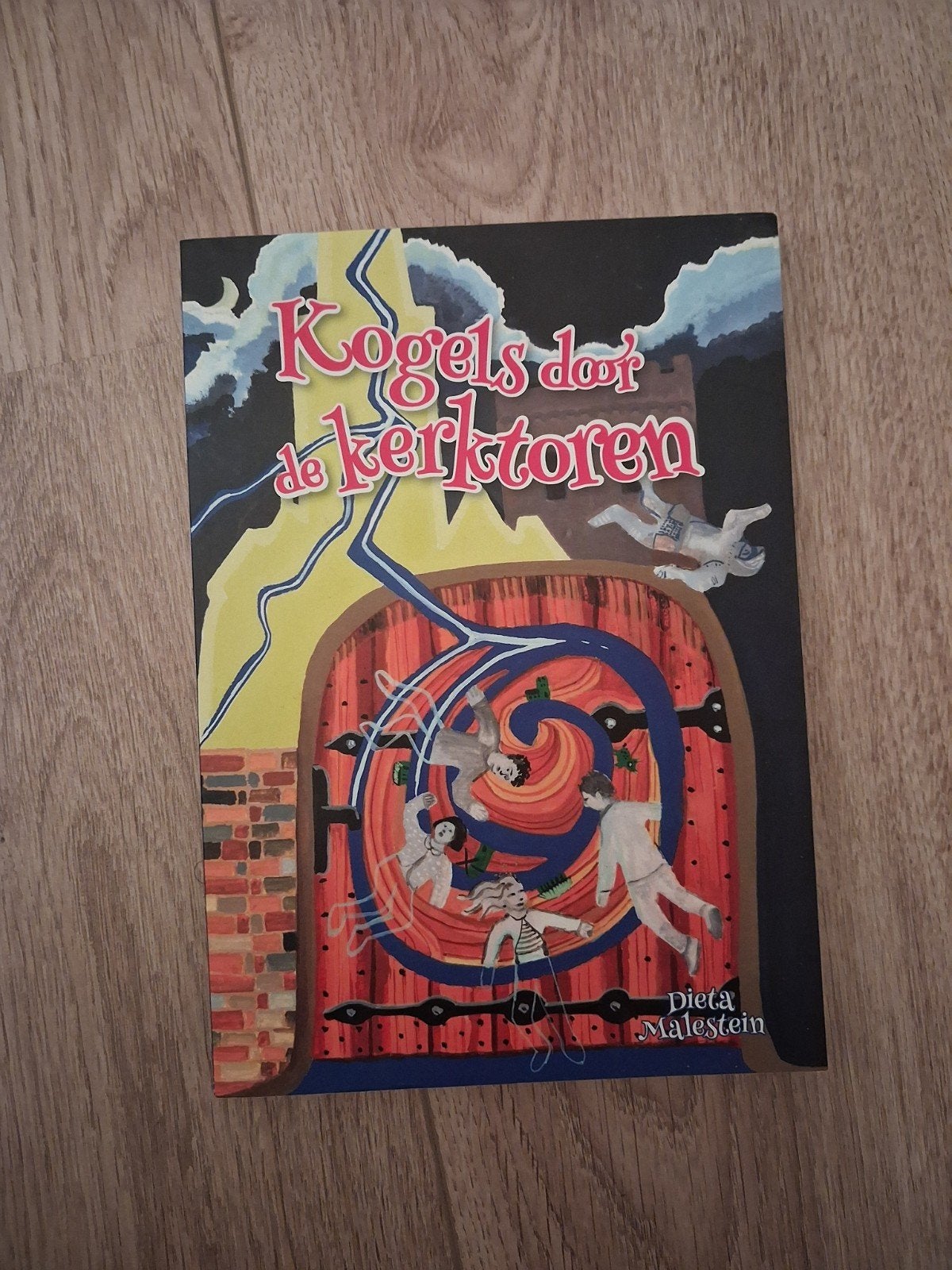 Kogels door de Kerkstoren - Dieta Malestein, Ophalen of Verzenden, Gelezen, Dieta Malestein, Fictie algemeen