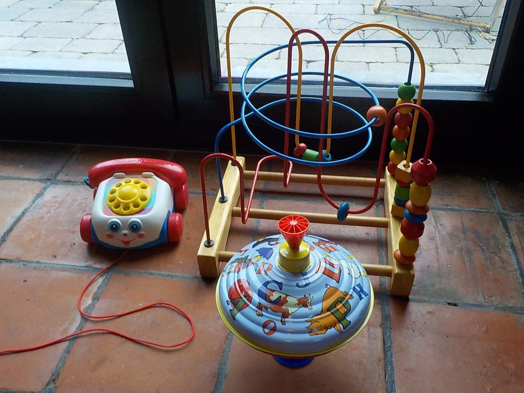 vintage baby speelgoed houten kralenspiraal tol telefoon, Kinderen en Baby's, Speelgoed | Houten speelgoed, Gebruikt, Overige typen
