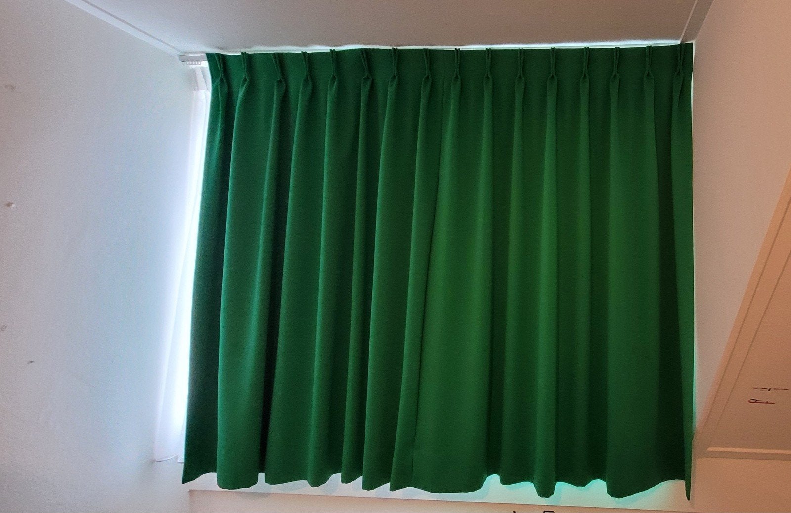 Groen verduisterend gordijn, Gebruikt, Overige merken, Ophalen of Verzenden, Gordijn
