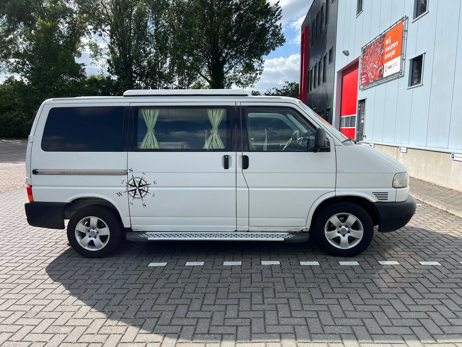 Compacte Volkswagen T4 Buscamper met Zonnepaneel, Caravans en Kamperen, Campers, Chemisch toilet, Tot en met 2, Koelkast, 4 tot 5 meter