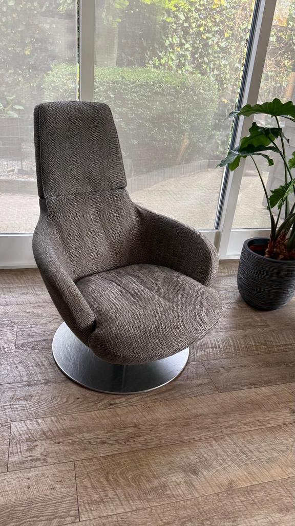 Natuzzi draaifauteuil 'Bond' - Comfortabel en stijlvol, Huis en Inrichting, Fauteuils, Ophalen, Zo goed als nieuw, Stof, 75 tot 100 cm