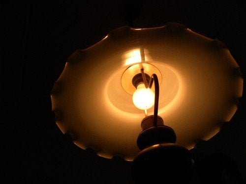 Hanglamp van eiken en messing met glazen schaal met golvende, Ophalen of Verzenden, 'T Olde Gre-j, Info@toldegrej.nl, Endepoelstraat 20f Didam