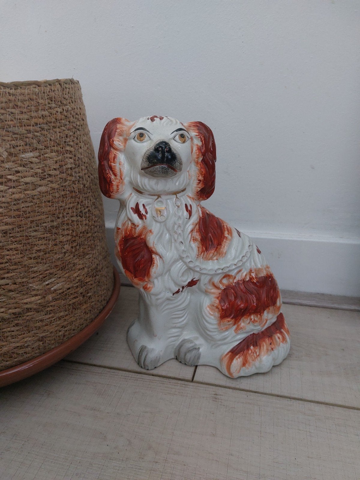 Antiek Staffordshire Hoerenhondje - Charmante Decoratie, Ophalen of Verzenden
