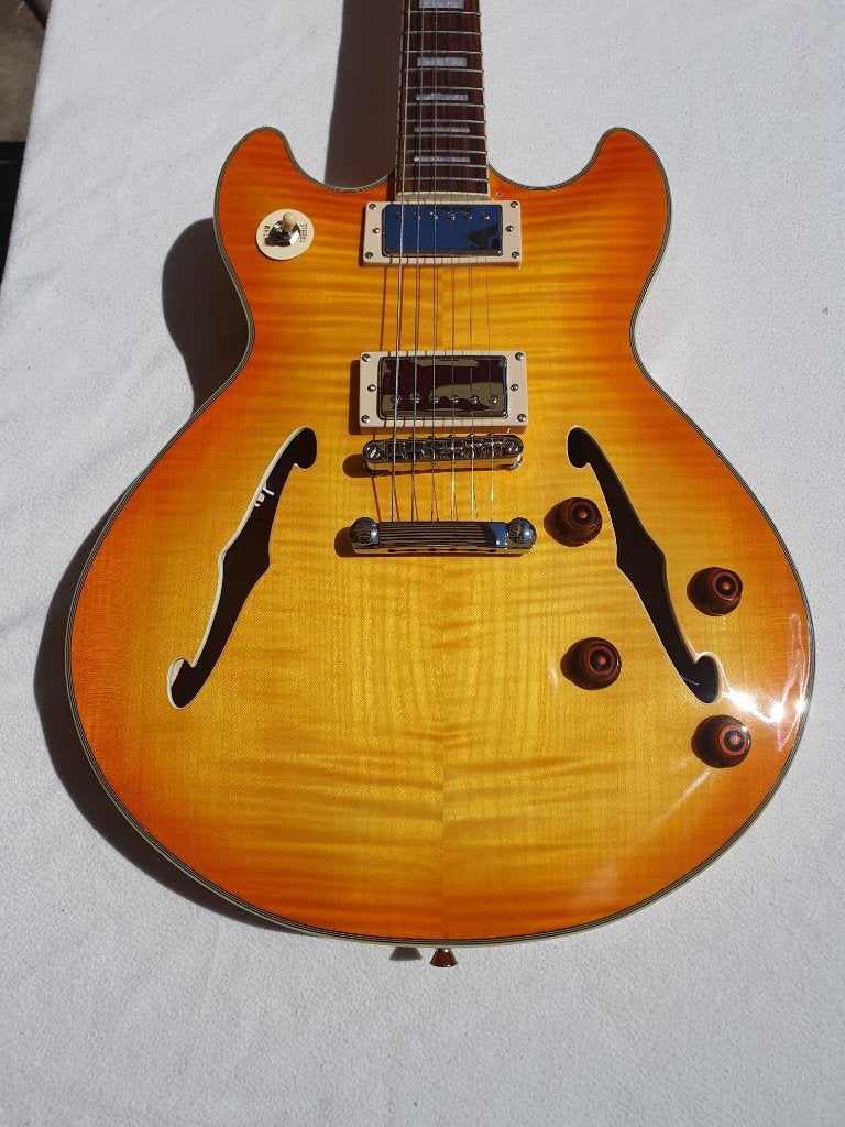Harley Benton semi-acoustic ES 335 style., Ophalen, Zo goed als nieuw, Semi-solid body, Overige merken
