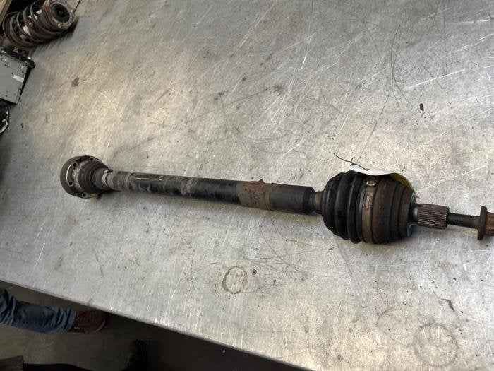 Aandrijfas rechts-voor van een Volkswagen Golf, Gebruikt, -, Volkswagen, -