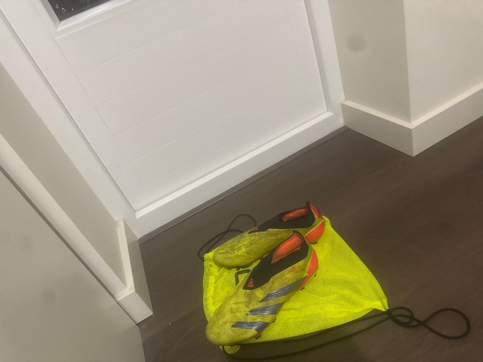 Adidas voetbalschoenen met neon gele tas elite predatort, Ophalen of Verzenden, Gebruikt, Schoenen