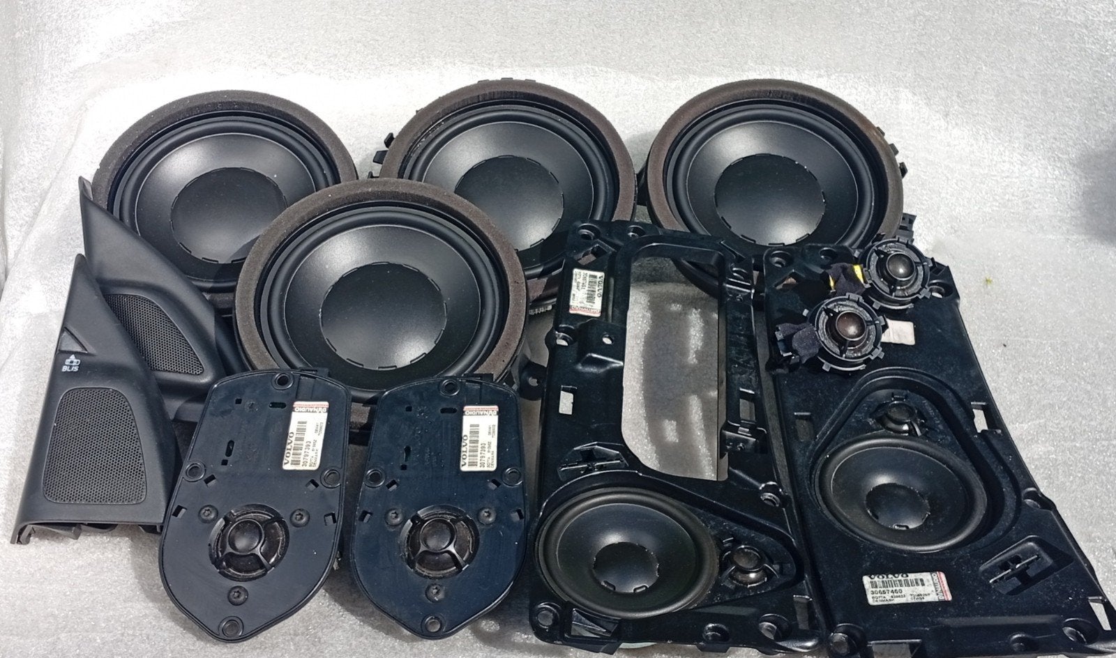 Dynaudio speaker set complete Volvo V70/XC70/S80, Auto diversen, Autospeakers, Ophalen of Verzenden