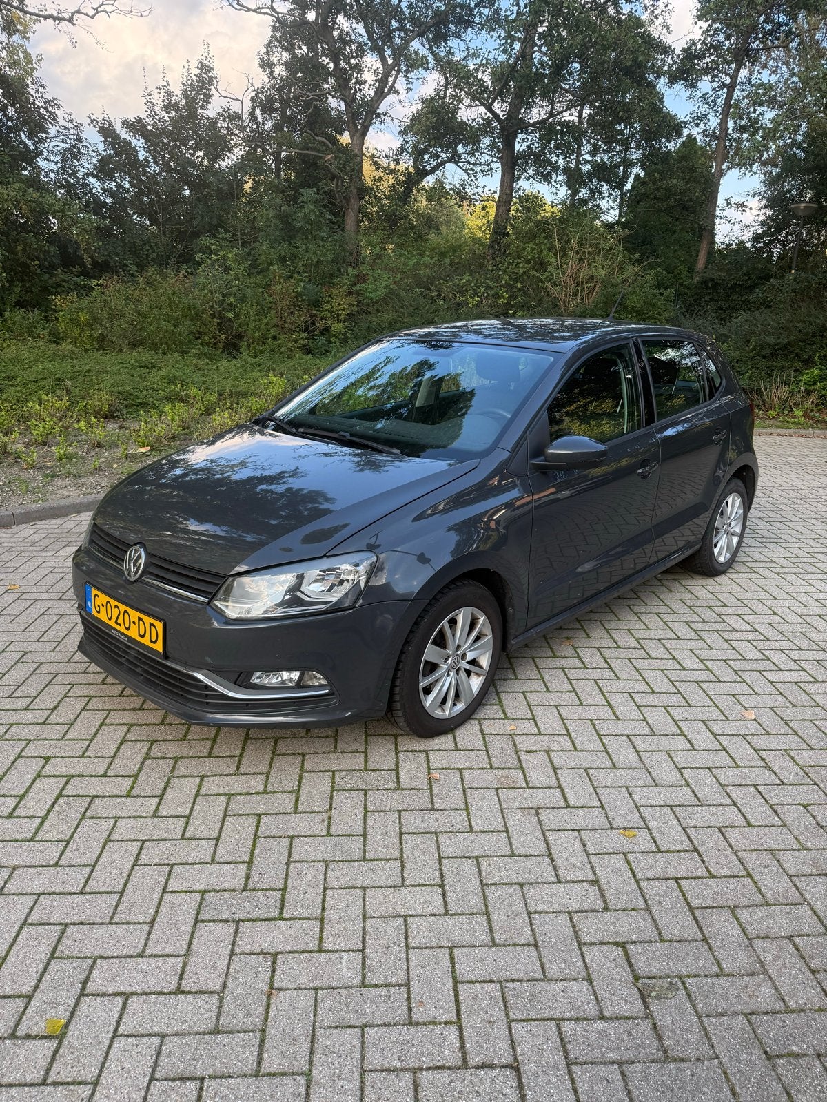 Volkswagen Polo 1.0 MPI 44KW 2015 Grijs, Auto's, 40 €/maand, Handgeschakeld, Particulier, 3 cilinders