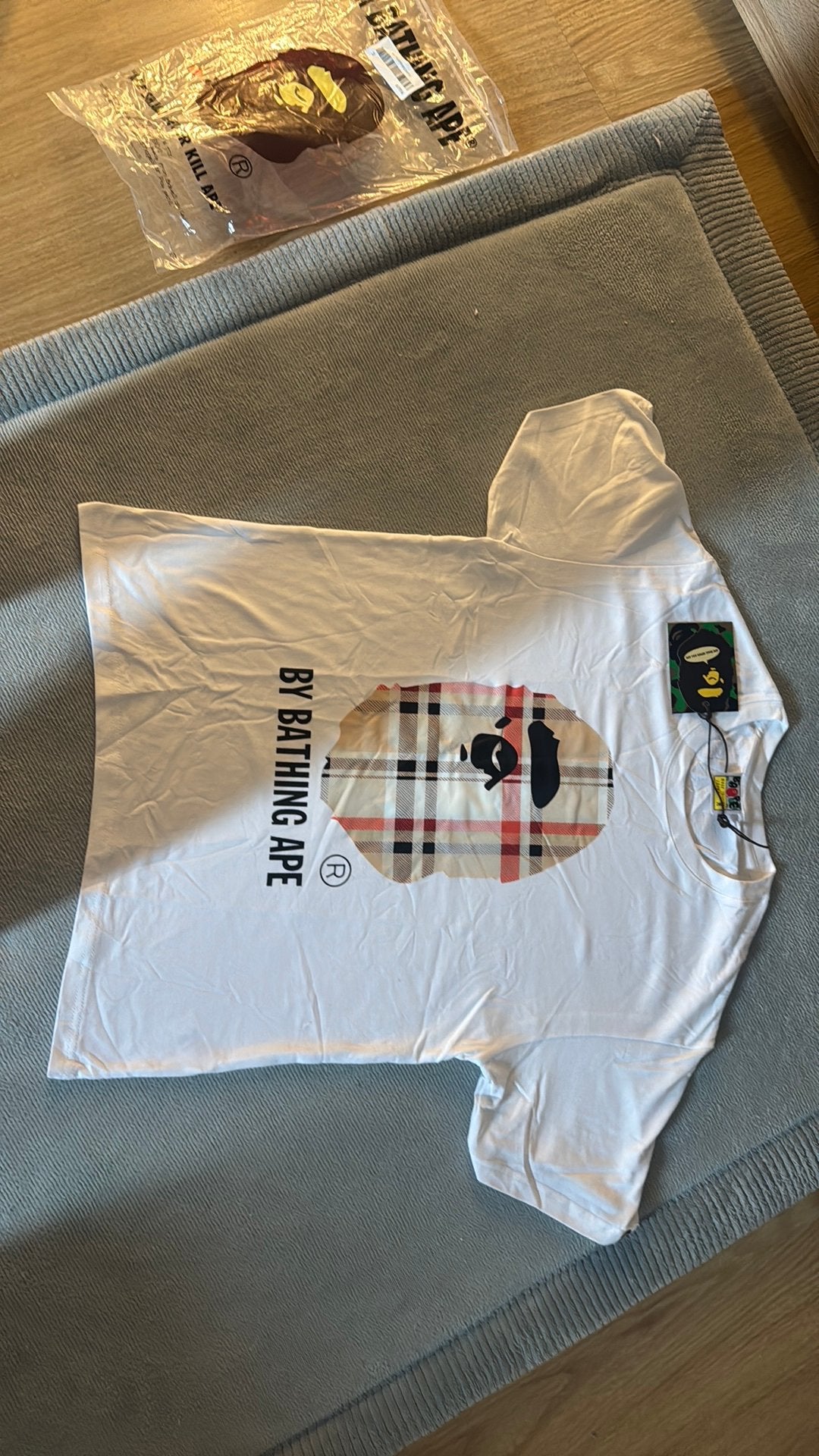 A bathing ape (BAPE) t shirt, Kleding | Heren, Ophalen of Verzenden, Nieuw, Maat 46 (S) of kleiner, Wit