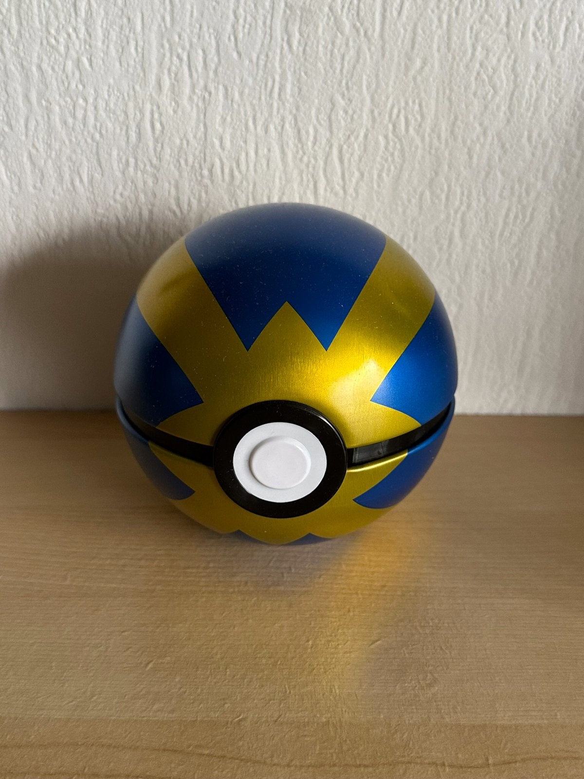 Pokémon Pokeball zonder figuurtje, Ophalen of Verzenden, Zo goed als nieuw