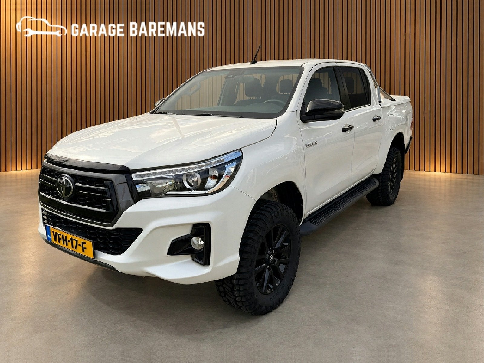 Toyota Hilux 2.4 D-4D Double Cab Professional (bj 2020), Auto's, Automaat, Gebruikt, 4 cilinders, 150 pk