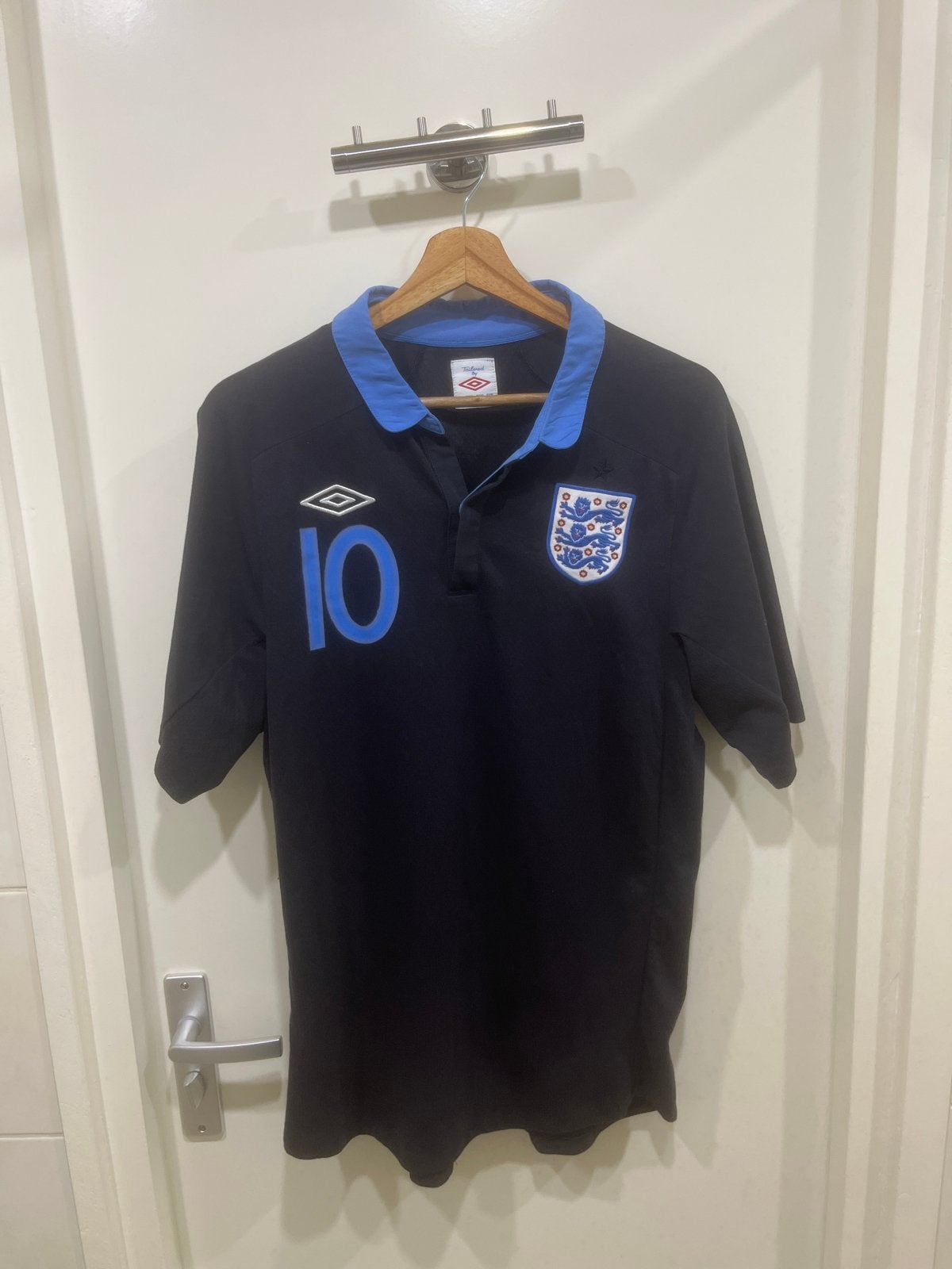 Zeldzaam Umbro Engeland Rooney Maat L, Kleding | Heren, Sportkleding, Ophalen, Maat 52/54 (L), Zwart, Zo goed als nieuw