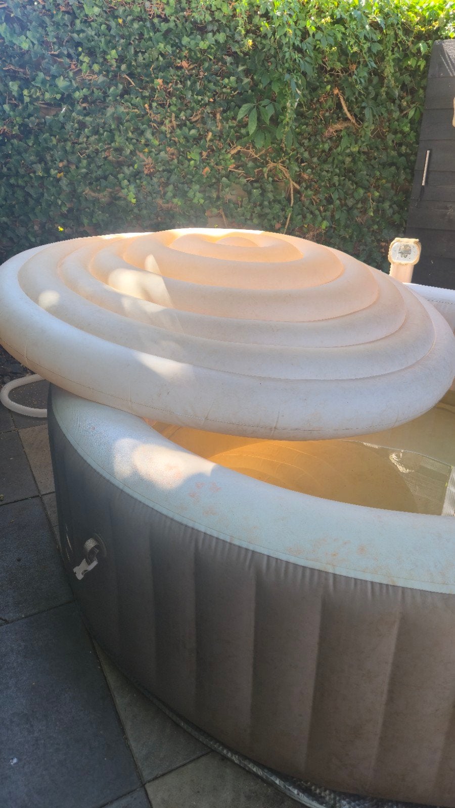 intex 6 personen jacuzzi., Ophalen, Zo goed als nieuw, Pomp