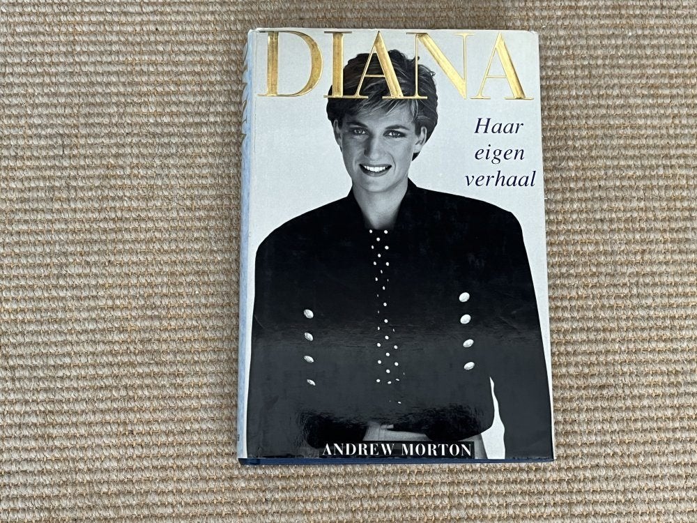 Diana | Haar eigen Verhaal + Meisje Moeder Prinses | 2 stuks, Boeken, Ophalen of Verzenden, Gelezen, Politiek