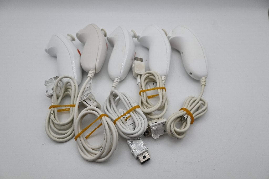 Wii Nunchuk Controller - Wit (Gebruikt) €5.00 per stuk, Nintendo, Gebruikt, Overige genres, 1 speler