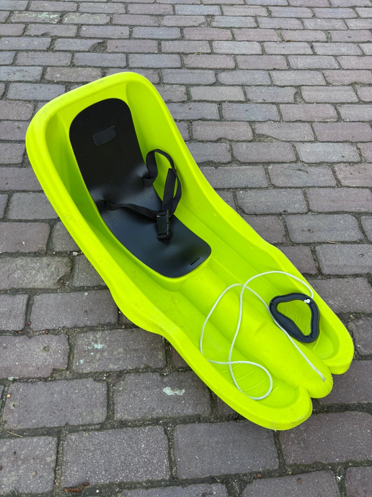 Baby bob trek slee met driepuntsgordel, Ophalen, Zo goed als nieuw