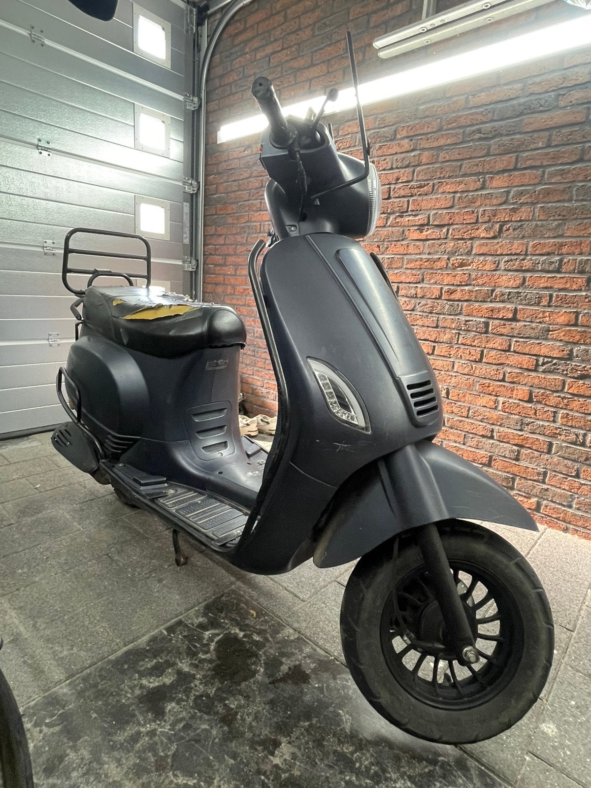 Senzo scooter, Ophalen, Zo goed als nieuw, Benzine
