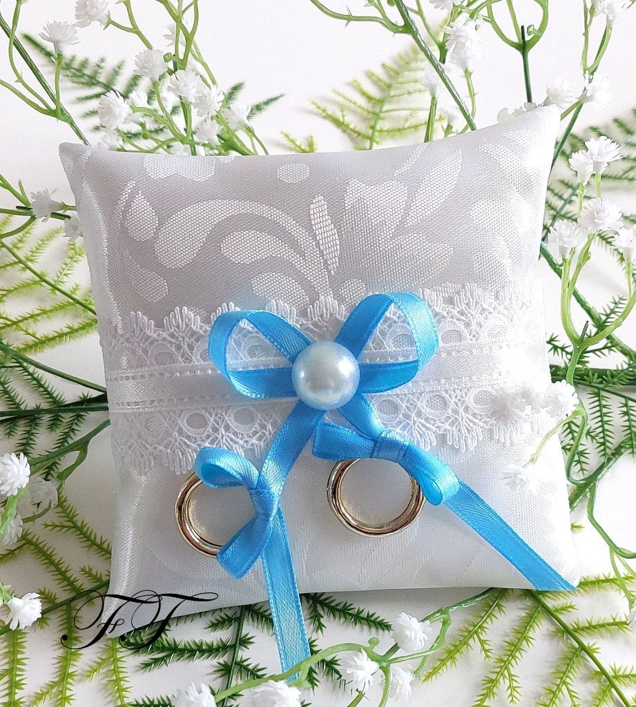 Honden ringkussen met blauwe lint en met een mooie parel., Ophalen of Verzenden, Nieuw, Versiering, Geboorte of Huwelijk