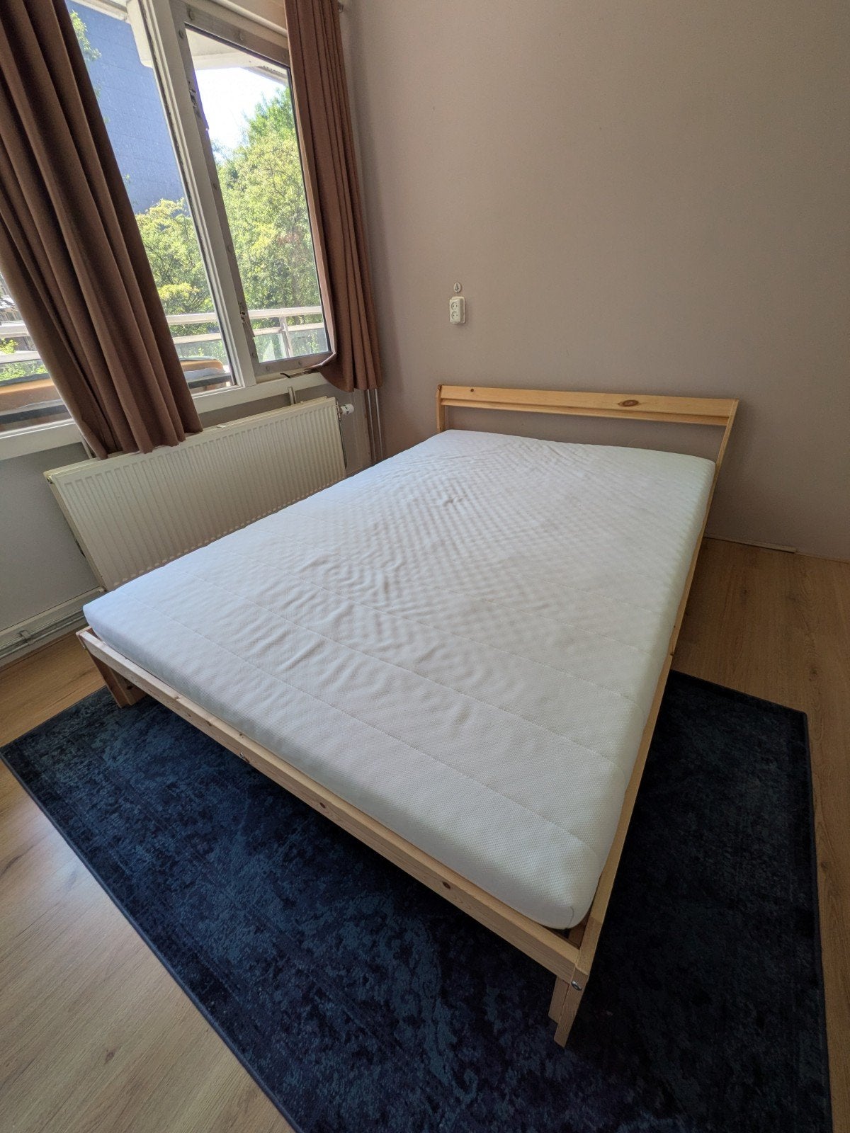 Ikea twijfelaar met matras, zo goed als nieuw, Huis en Inrichting, Ophalen, Overige kleuren, 140 cm, Twijfelaar