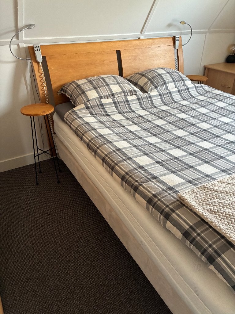 Prachtige boxspring met elektrische verstelbare bodems, Ophalen, Verstelbaar, Beige, Zo goed als nieuw