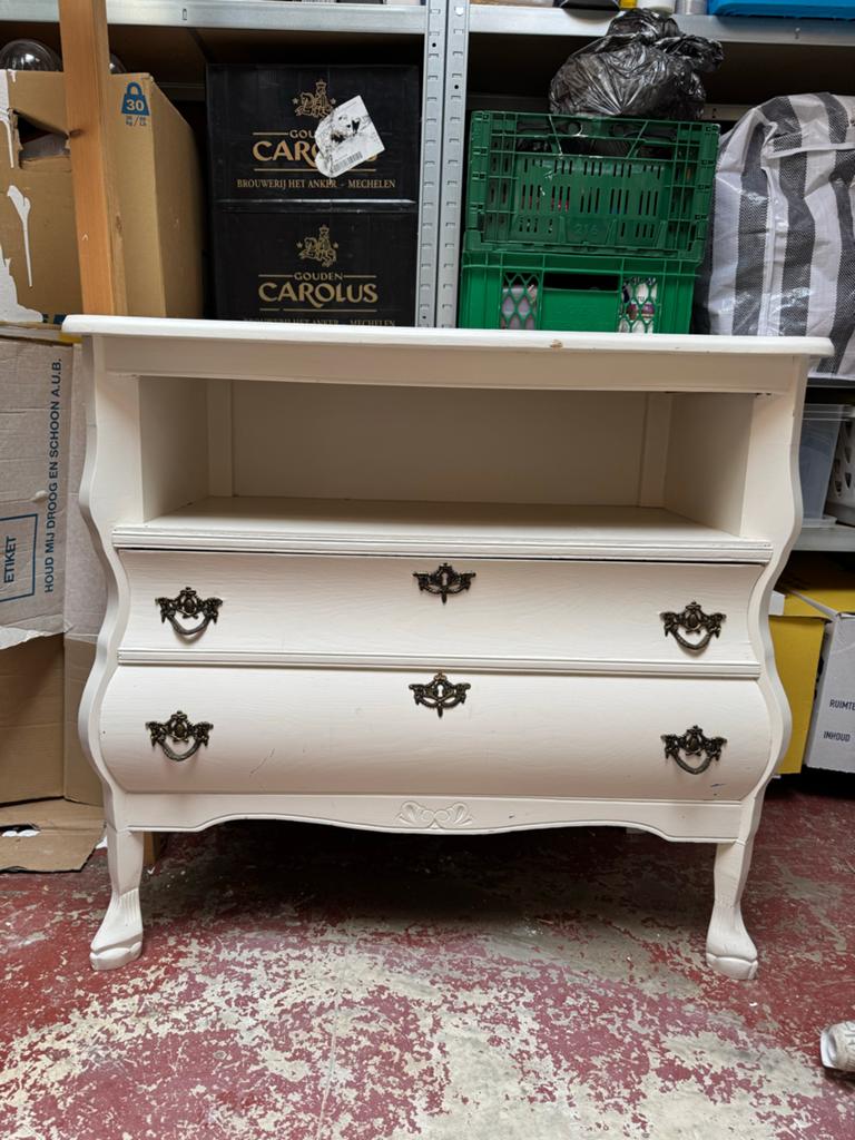 Vintage ladekastje wit met sierlijke handgrepen, Huis en Inrichting, Kasten | Ladekasten, 1 of 2 laden, Zo goed als nieuw, Minder dan 100 cm