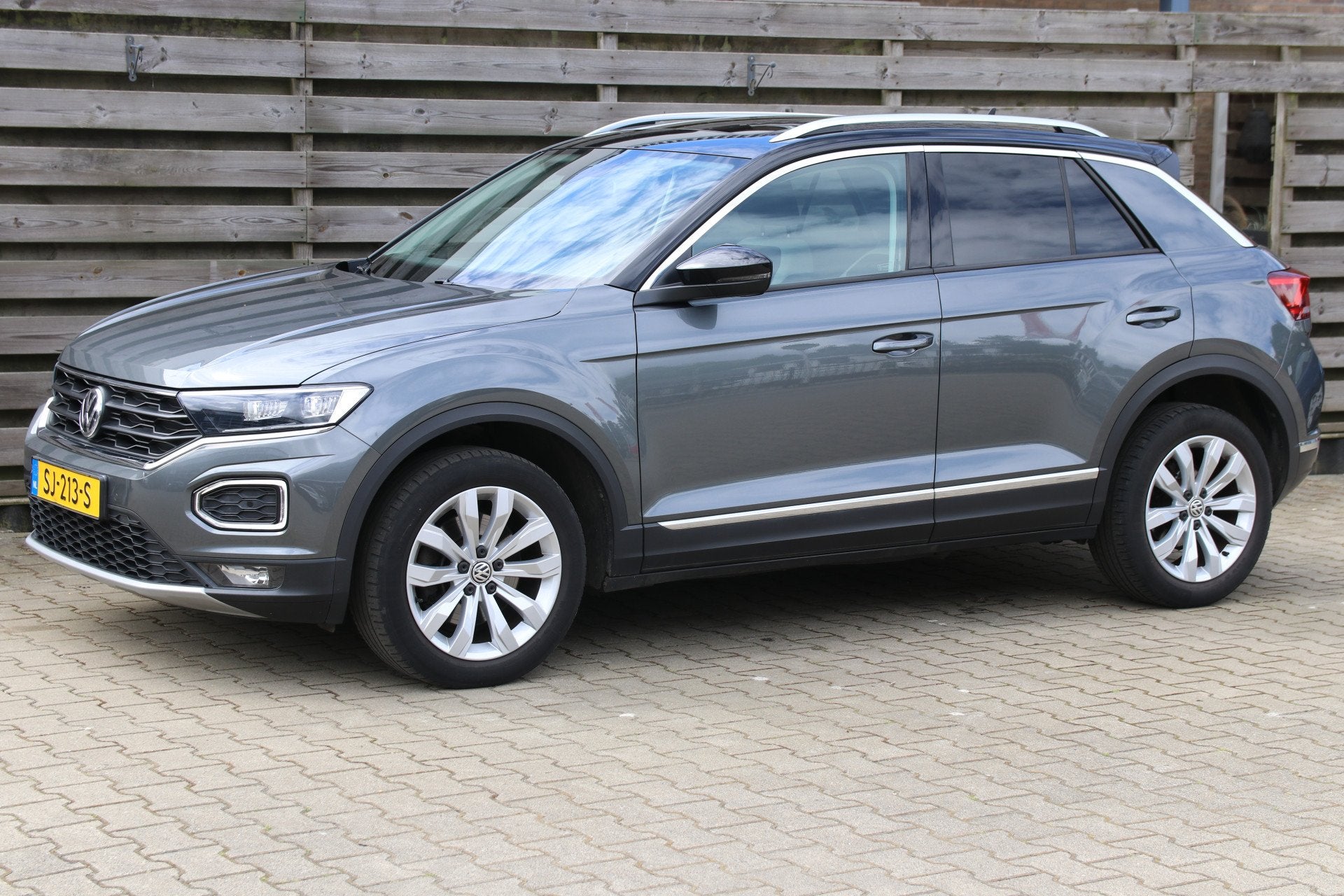 Volkswagen T-Roc 1.5 TSI Sport / Navi / Apple Carplay / Pano, Auto's, Voorwielaandrijving, Stof, Euro 6, 4 cilinders