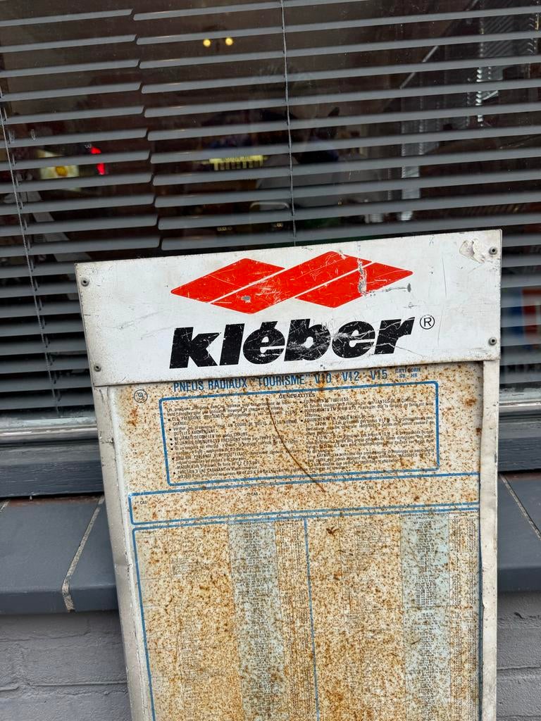 Vintage Kleber Banden Reclamebord - Roestig en Authentiek, Ophalen of Verzenden