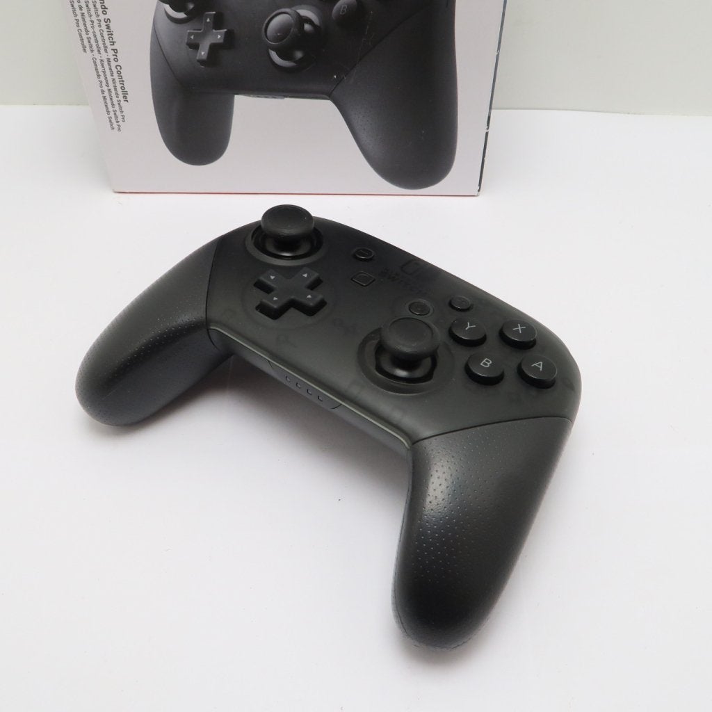 Nintendo Switch Pro Controller | in Goede Staat, Spelcomputers en Games, Nintendo, Zo goed als nieuw, Support@nintendo.com, 11-1 Hokotate-cho, Kamitoba, Minami-ku
Kyoto 601-8501
Japan