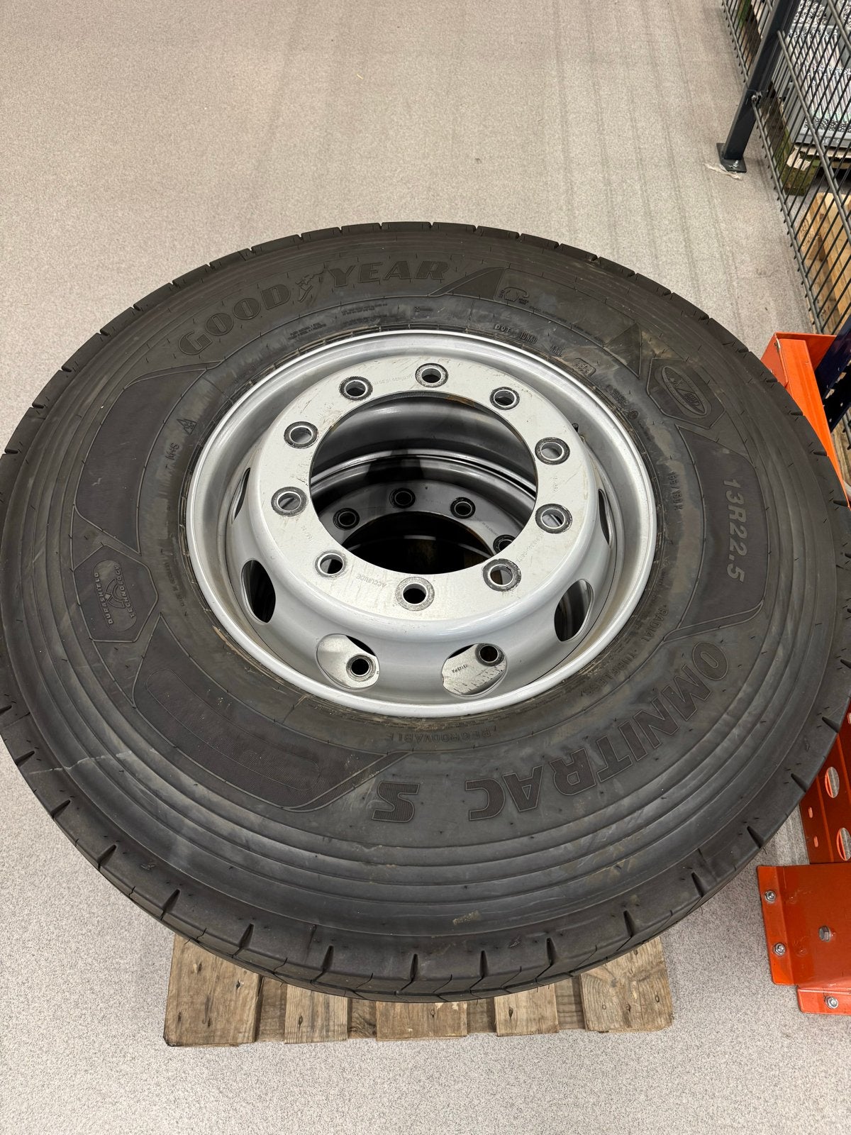 2x nieuwe Goodyear Omnitrac S 13R22.5 band/velg, Auto-onderdelen, Banden en Velgen, Banden en Velgen, Zomerbanden, Overige maten