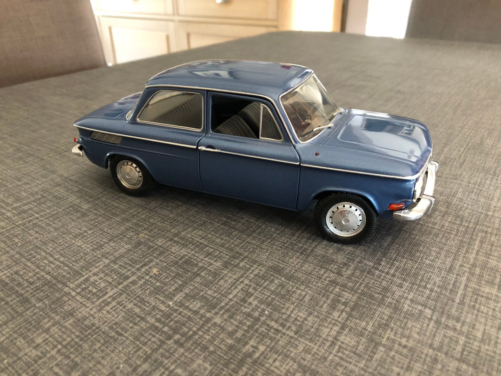 Revell 1/18 nsu tt blauw lees tekst, Ophalen, Zo goed als nieuw, Auto, Revell