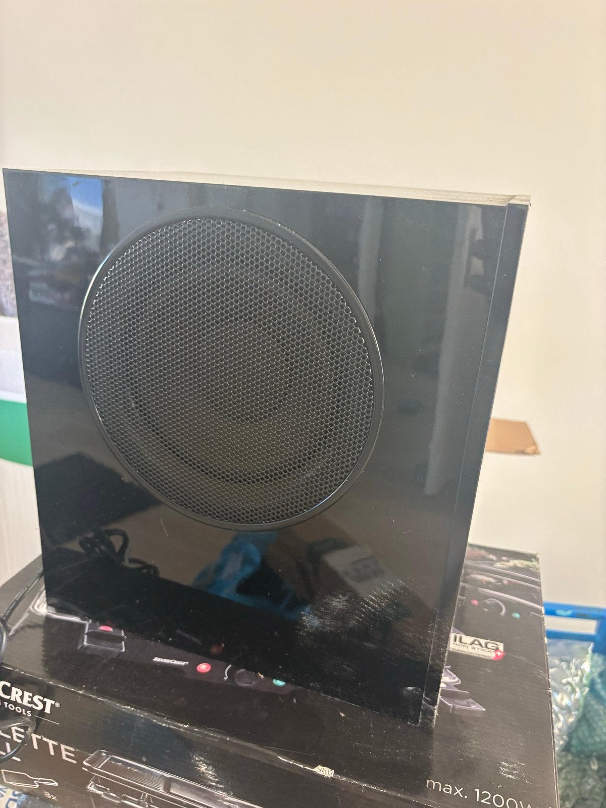 Muziek box - LG Subwoofer (onbekende werking), Audio, Tv en Foto, Luidsprekers, Ophalen, Niet werkend, Subwoofer