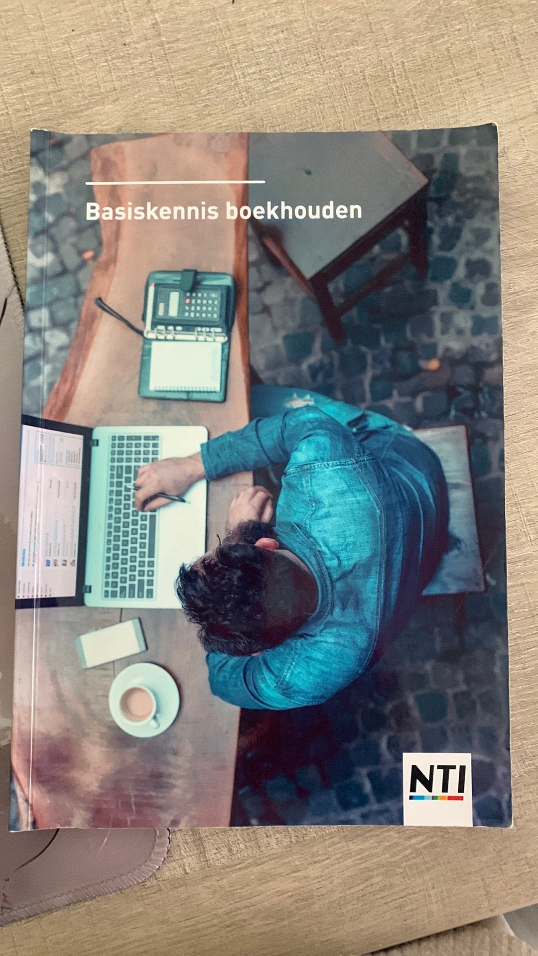 Studie boek basiskennis boekhouden, Boeken, Ophalen of Verzenden, Gelezen, Overige niveaus