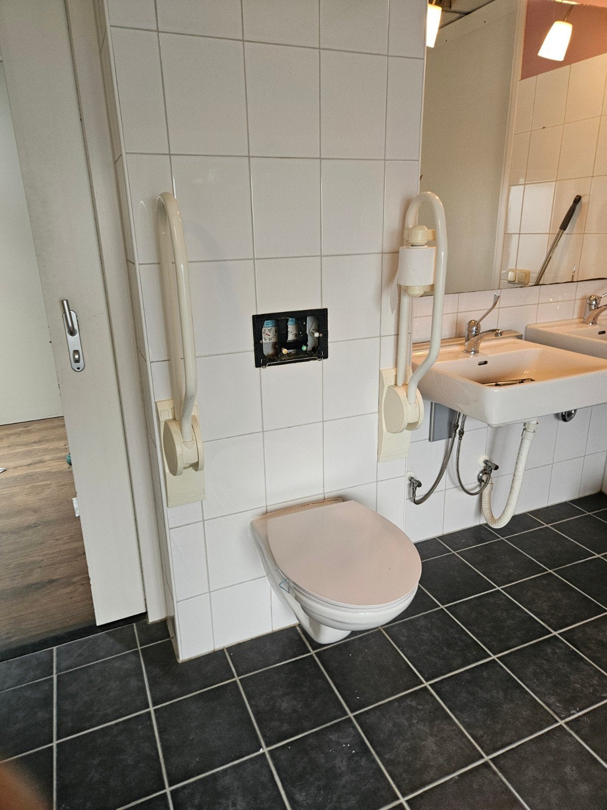 Toilet beugels - ideaal voor mindervaliden, Ophalen, Gebruikt, Toilet