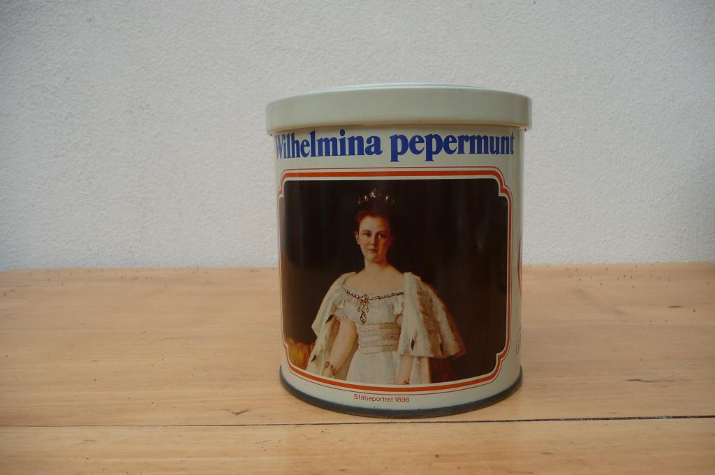 Wilhelmina pepermuntblik (48), Verzamelen, Blikken, Ophalen of Verzenden, Gebruikt, Overige