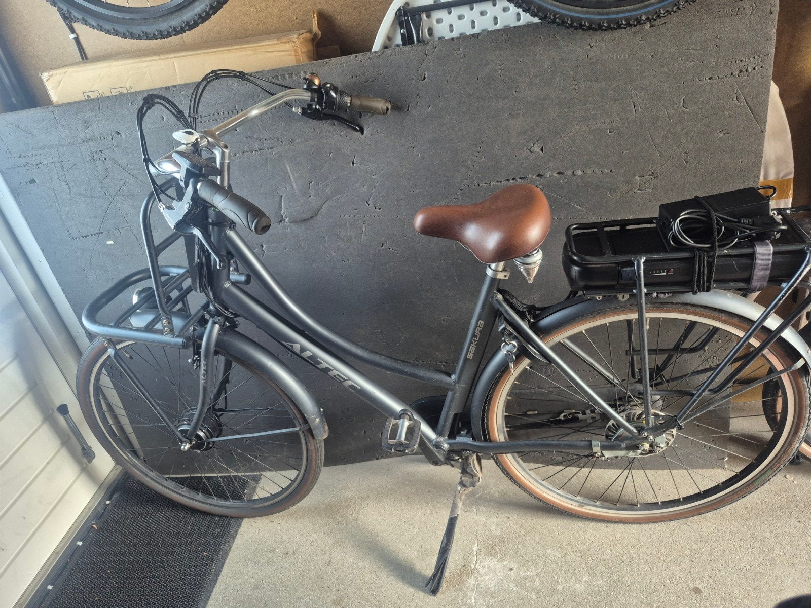 Altec E-bike met voorrek en mand - Gebruikt, Overige merken, Gebruikt, Ophalen of Verzenden, 51 tot 55 cm