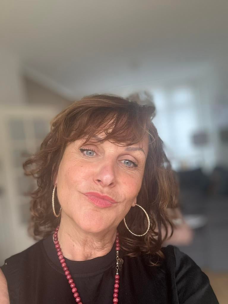 Massages voor haar en hem. Bel 0640786584 Haarlem, Stoelmassage