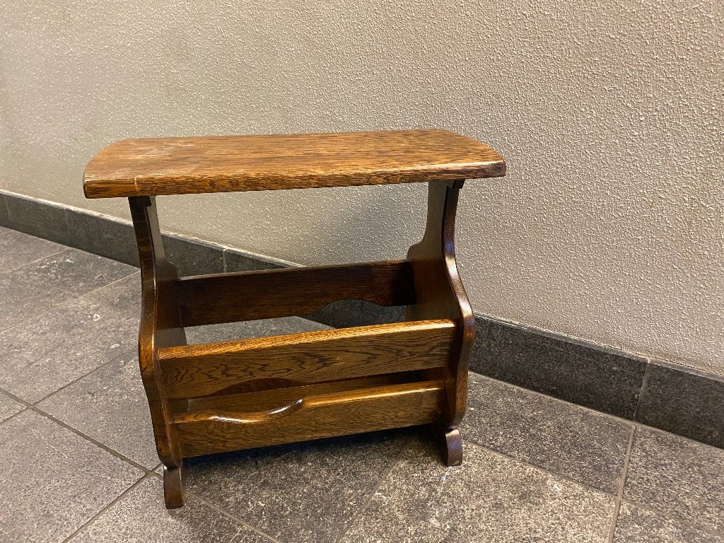 Vintage houten lectuurbak / bijzettafel, Gebruikt, Hout, Bijzettafel met lectuurbak, Vintage