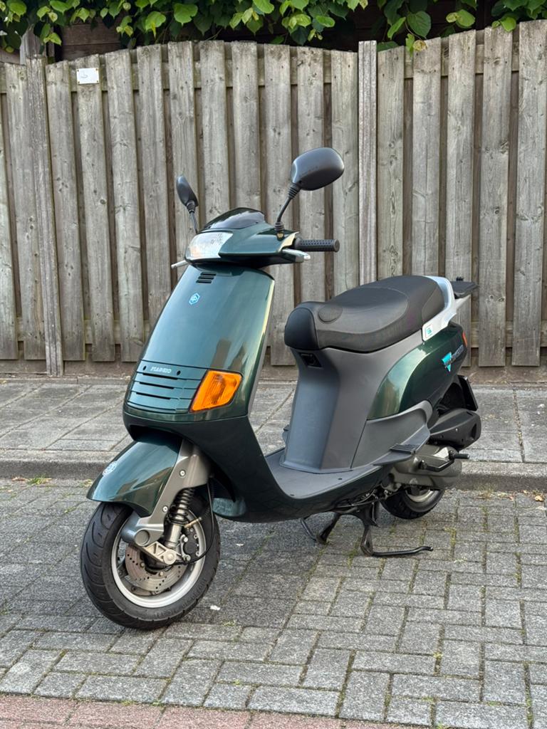 Piaggio SKR 125cc Skipper, Fietsen en Brommers, Ophalen, Zo goed als nieuw, Benzine, Zip