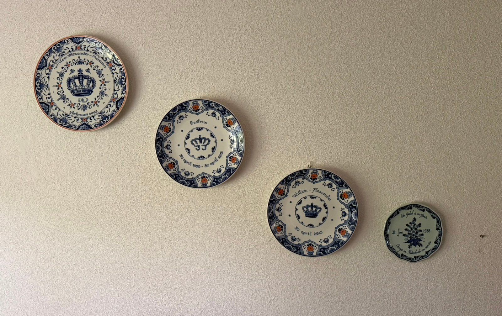 Set Royal Delfts blauwe Borden Koningshuis 3 stuks, Ophalen, Zo goed als nieuw